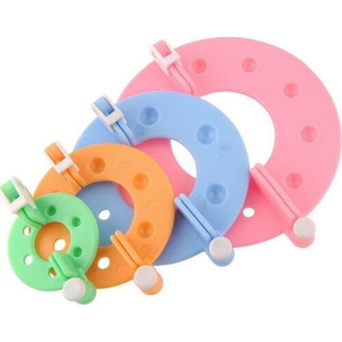 Knitting Tools 2 pcs/size Round Pompom Maker Handcraft Knitting DIY Pom Pom Tools Suitable for Hat Scarf Headband Decoration