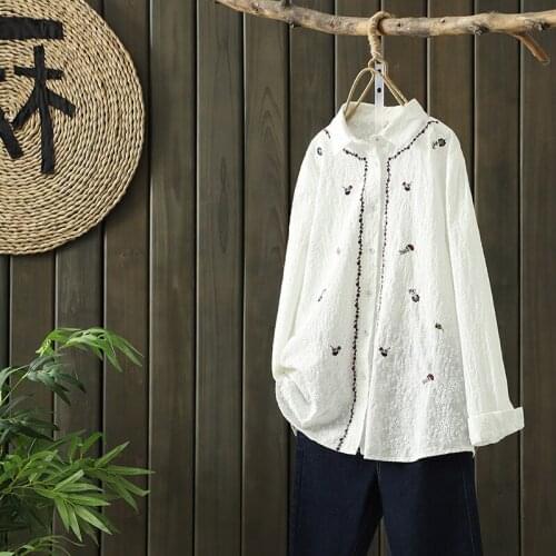New Sweet Embroidery Floral White Shirt Elegant Ladies Comfortable Cotton Tops Long Sleeve Casual Jacquard Blouses Spring Blusas