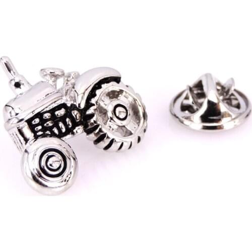 Mens Brooch Scarf Hat Accessories Silver Tractor Clip Neckpin Badge Pin Woman Wedding Couple High Quality Jewelry Gifts