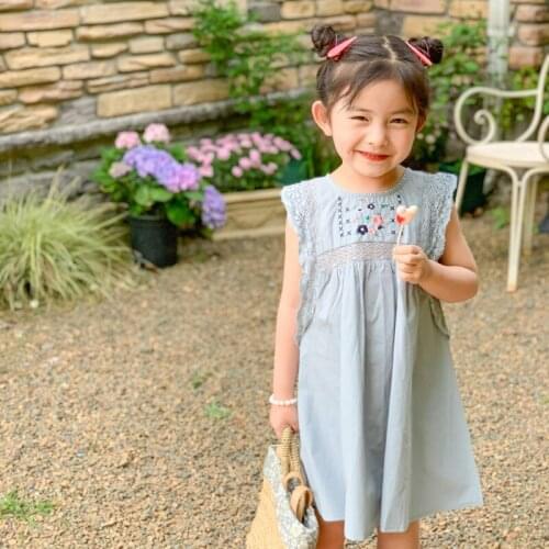 Summer New Arrival korean style girls dress embroidered flowers with lace princess sleeveless dress for cute baby sweet girls