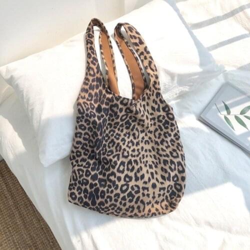 New style handbags handbags fashion personality leopard print cloth bags Korean casual fashion students one-shoulder canvas bag