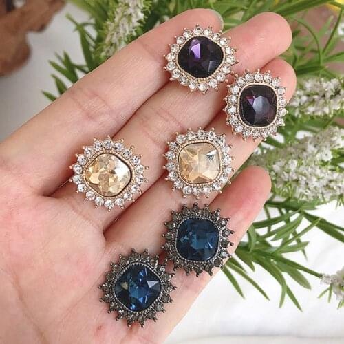 Sweet Girl Earrings Fashion Wild New Korean Style Earrings Net Red Temperament Simple Retro Square Crystal Earrings Wholesale