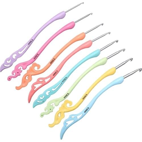 8Pcs Vintage Multicolour Soft Handle Crochet Hooks Knitting Needles Sewing Tools