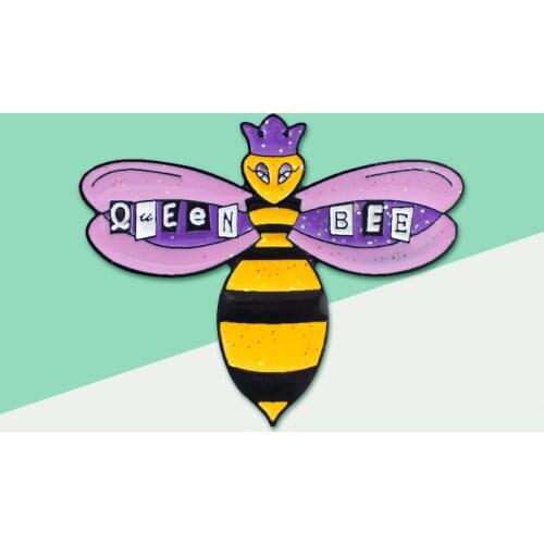 Charming Violet Purple Wings Yellow Queen Bee Shiny Brooches Female Ladies Party Gifts Souvenir Backpack Lapel Denim Jeans Pins