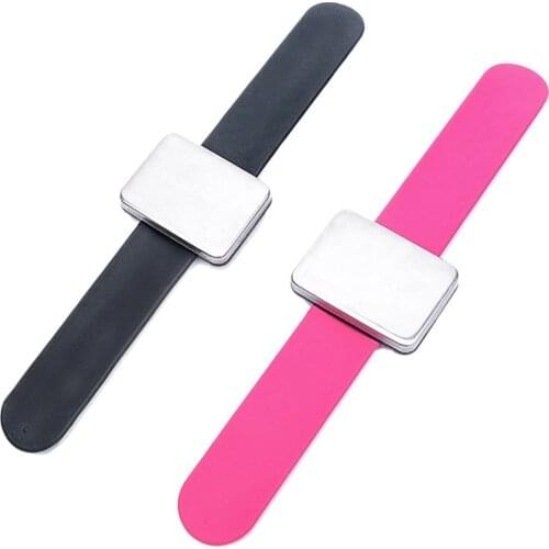 Adjustable Magnetic Bobby Pin Bracelet Self Adhesive Wrist Band Magnetic Plate for Salon Hairstyling Clip