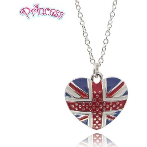 2019 New Women Fashion Tone Jewelry UK Flag Pendant Short Necklace For Women Sweet Heart Girl Birthday Gift EC15