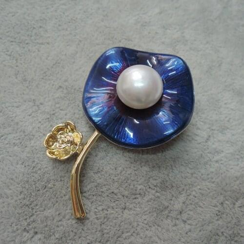 100% nature freshwater pearl brooch -very fashion Flower brooch high quality, 14-15 mm big pearl
