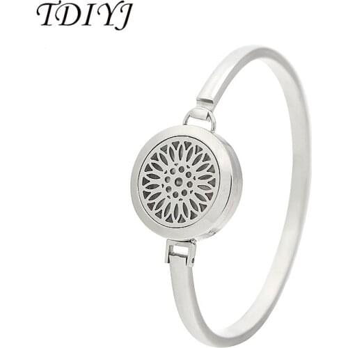 TDIYJ Newest Flower 6.2CM*5.1CM Stainless Steel Essential Oil Diffusing Perfume Locket Bangle with 25MM Magnetic Locket