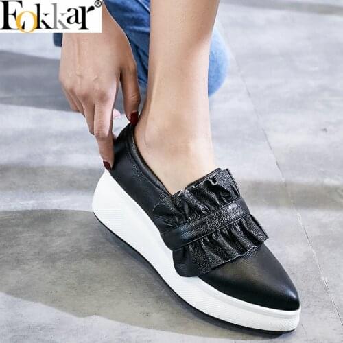 Eokkar 2019 Pointed Toe Wedges Heels Women Shoes Casual Cow Leather PU Black Pumps Pleated Flower Platform Shoes Size 34-39