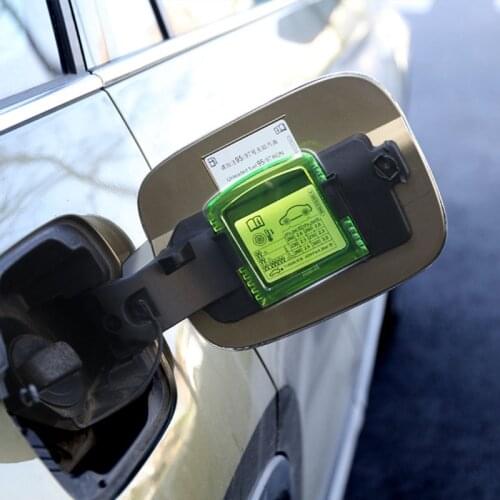 Auto Windshield Winter Ice Remove Clean Tool Tank Cap Snow Brush Shovel For Skoda Superb 3 Octavia Kodiaq Karoq Car Accessories