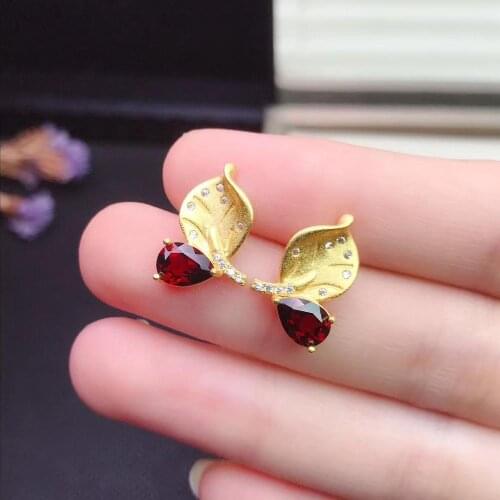 Simple, fashionable, exquisite, compact, 925 silver, natural garnet ear studs, lady charm
