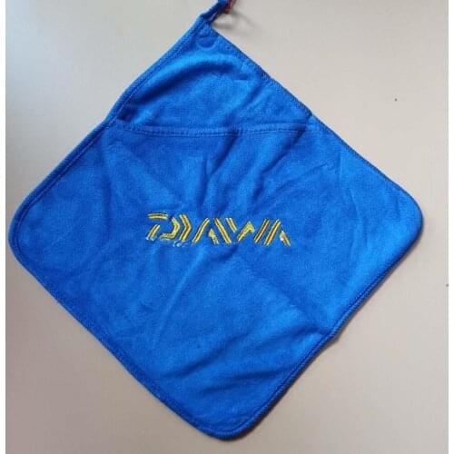 Fishing Clothing Towel Daiwa Double Layer Pouch Design Outdoor sports Cycling Non-stick Absorbent Thicken Towels with Buckle