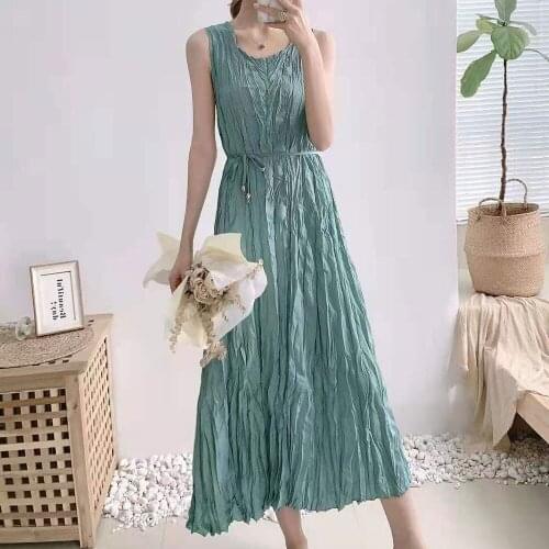 2021 summer new temperament dress, crumpled long skirt, large skirt, French floral suspender skirt dresses for women gothic