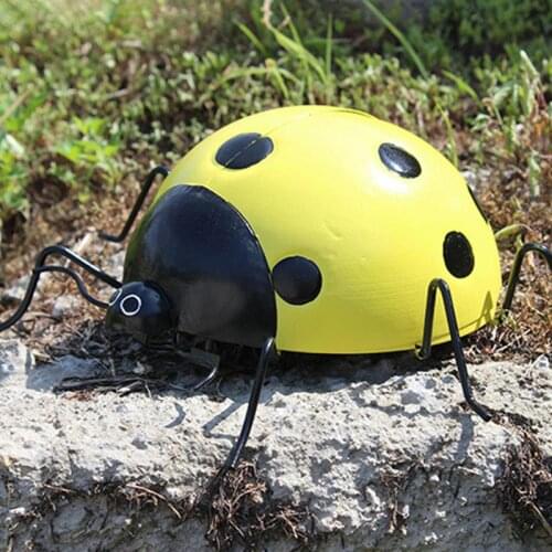 1Pc Large Simulation Ladybug Lovely Iron Ladybug Pendant Garden Yard Ornament