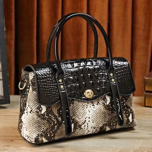 Fashion Leather Boston Bag Women Handbags 2021 New Wild Middle-aged Ladies Serpentine Portable Mother Bag Shoulder Messenger Bag