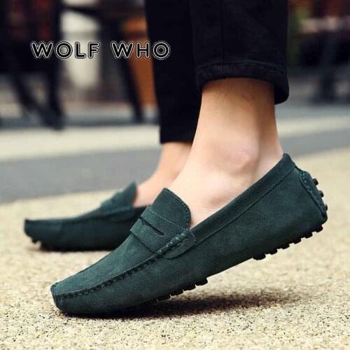 2021 New Mens Loafers Fashion Sneakers Mens Autumn Lightweight Slip on Designer Shoes Men Soft Suede Leather Moccasins Flat H09