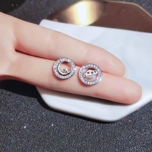 Exquisite Fashion Sparkling Diamond Earrings Asymmetric Star Moon Earrings Fresh and Simple Ladies Earrings 925 Silver Needles