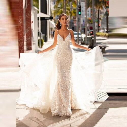 Charming Slim Mermaid Lace Backless Bridal Wedding Gowns Sleeveless Deep V Neck Wedding Dresses for Bride with Detachable Train