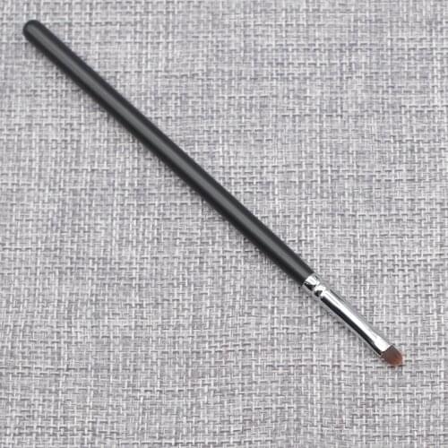 M233 Professional Makeup Brushes Resilient Synthetic Fiber Eyeliner Lip Brush Black Handle Cosmetic Tools Make Up Brush