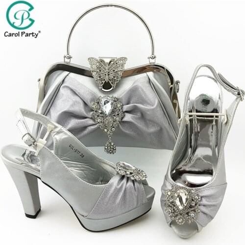 Classics Style Nigerian Lady Shoes and Bag Set in silver High Quality African MaMa Shoes and Bag to Match for Wedding