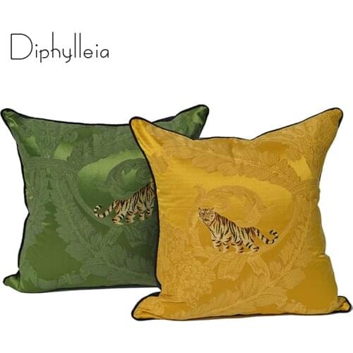 Diphylleia Embroider Cushion Cover Yellow Green Satin Jacquard Classical Luxury Leopard Tiger Pattern Sofa Pillow Case 50x50cm