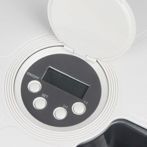 The Six Hole Porthole Can Automatically Rotate The Intelligent Timing Pet Feeder