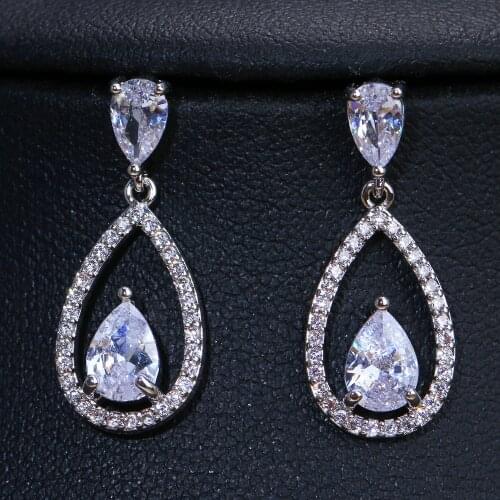 Bettyue Fashion Design Colorful Earrings For Ladies Opposite Water-drop Appearance Cubic Zircon Shiny Ear Studs In Banquet