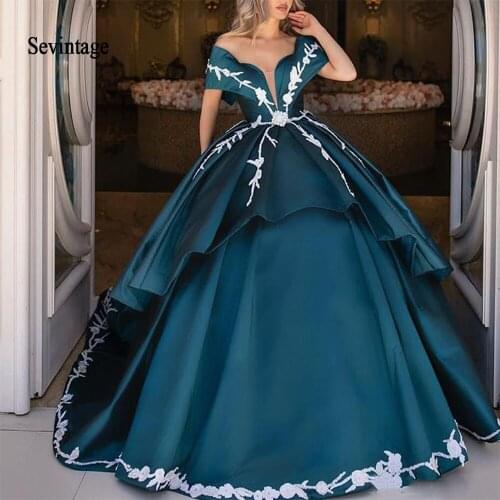 Sevintage Arabic Navy Blue Ball Gown Evening Dresses Saudi Arabia Lace Appliques Tiered Formal Prom Gowns abendkleider