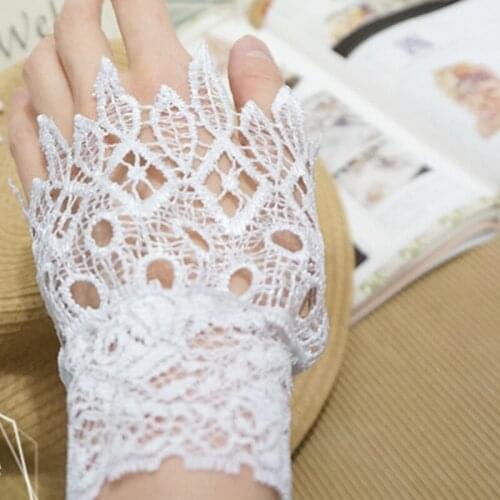 Romantic Decorative Fake Collar Cherry velvet bowknot decorated false White water lace fake cuffs decorated sleeves soft