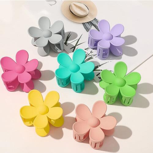 Big Size Frosted Hair Clip Candy Colors Big Flower Shaped Spring Clip Hair Accessories Hair Claw Geometric Plastic Hairpin