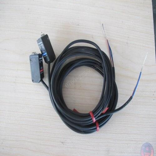Free Shipping KEYENCE Keyence PZ-M51 shoot photoelectric switch sensor New Genuine authentic