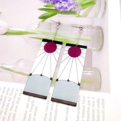 Anime Tanjiro Acrylic Drop Earrings Demon Slayer Kimetsu No Yaiba Blade of Ghost Earings for Women Long Pendant Earring