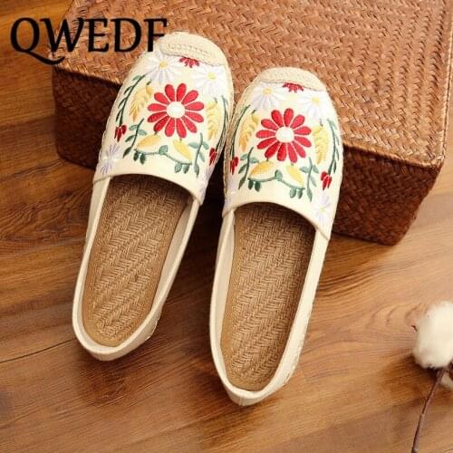 QWEDF 2019 new womens shoes fisherman shoes national style retro embroidered flat bottom breathable Hanfu costume shoes X8-41