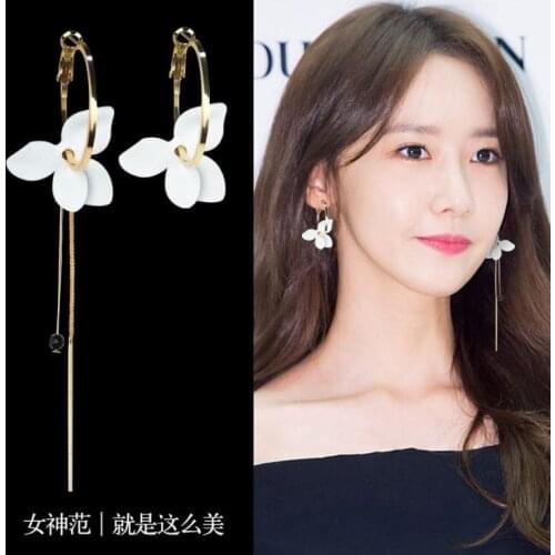 Womens Fashion Flower Womens Dangle Earrings Golden Large Circle Spray Paint Asymmetrical Earrings for Women Drop Earrings