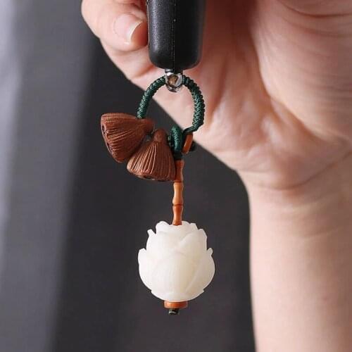 White Bodhi Seed Carved Lotus Flower Keychain Ethnic Vintage Peach Wood Key Chain Mala Yoga Bag Charm Woman Car Key Holder Gift