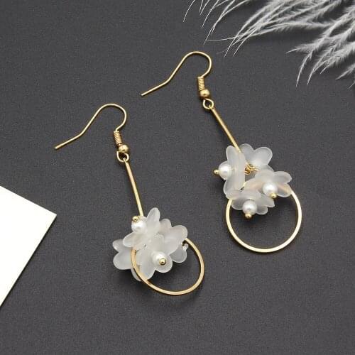 Brincos Newest Arrival Fashion Design White Leaf Gold-color Drop Earring Resin Dangle Earring For Women Fresh Jewelry