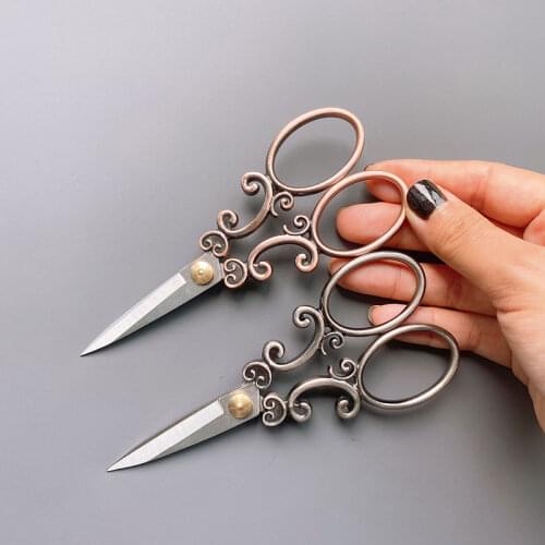 1Pcs European Retro Style Sewing Scissors Embroidery Retro Dressmaker Tailor Shears Antique Scissors for Fabric Tool Needlework