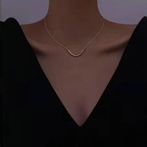 Retro stainless steel necklace gold-plated jewelry clavicle chain geometry U-shaped pendant necklace ladies gift