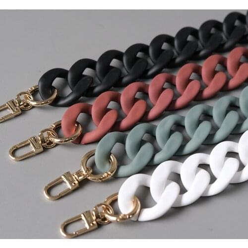 Women 's Fashion Colorful Acrylic Resin Necklace Frosted Vintage Removable Strap Thick Chain Bag Decorative Accessories