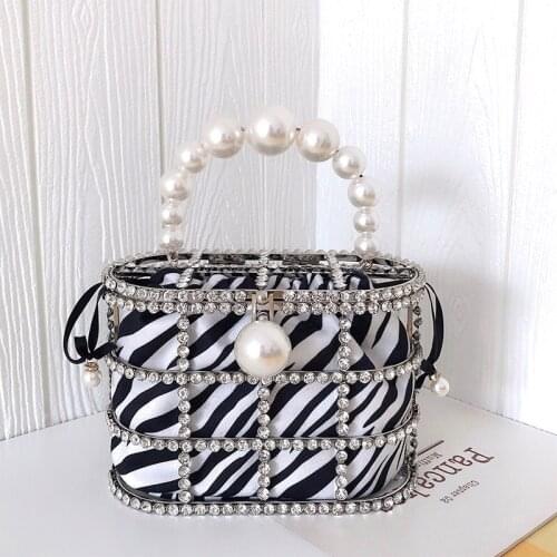 Pearl Metal Frame Evening Bag Clutch Women Fashion Hollow Bucket Totes Retro Diamonds Beading Alloy Handbags Female Party Clutch
