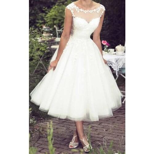 Illusion of white lace short wedding dress lace backless applique formal bridal dress elegant Vestido De Noiva