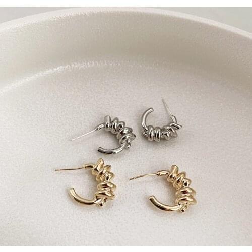 WTLTC 2020 New Metal Twisted C shaped Hoop Earrings Femme Statement Open Hoops Earrings Vintage Gold Sliver Color Earrings