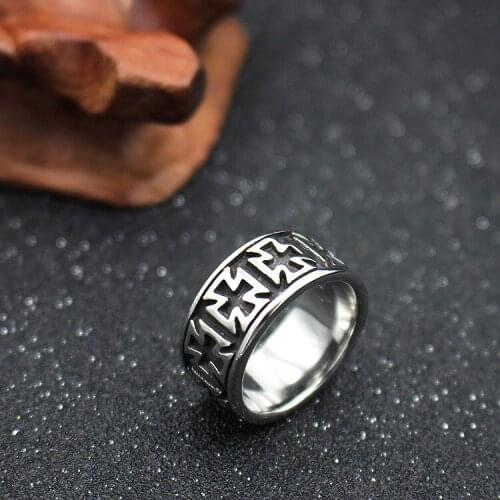 Retro Full Circle Hollow Celtic Cross Pattern Ring Vintage Mens Titanium Steel Ring Fashion for Male Metal Party Jewelry Gift