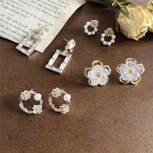 Large Geometric Crystal Earrings for Women Europe Style Flower Pearl Earrings Female Fashion Jewelry Statement