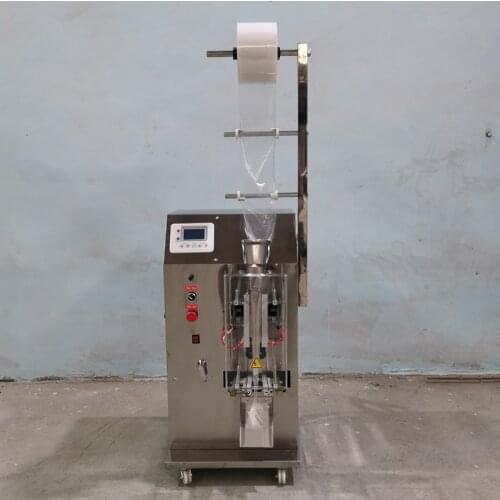 Automatic small scale vertical liquid pouch edible cooking oil sachet filling and packing machine