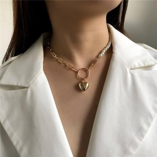 2021 Fashion Pearl Chain Choker Necklace for Women Vintage Golden Circle Love Heart Portrait Chain Necklace Female Party Jewelry