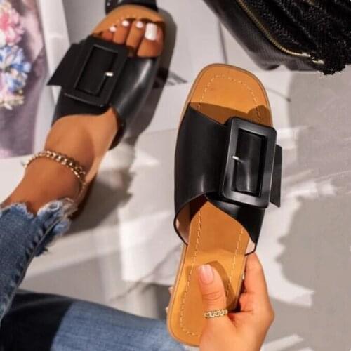 HOT Leather casual all-match outdoor women non-slip slippers 2020 summer new fashion beach sandals letter buckle home flip flop