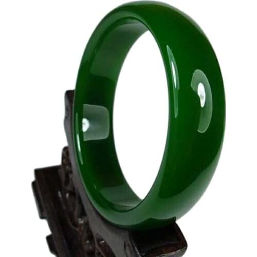 China Hand Engraving Natural Green Jade Bracelet 63 mm Diameter Woman Bangle