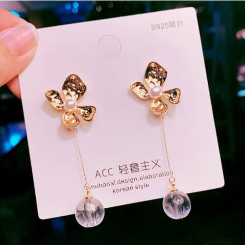 Long petal pearl earrings female high sense design net red trendy wild temperament earrings Trend elegant Fashion Stud Earrings