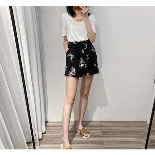 Spring /Summer New Temperament Lady Plant Embroidery Lace All-match High-waist Shorts Women